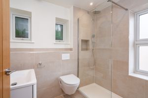 Shower room- click for photo gallery